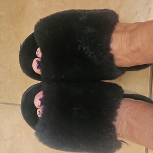 Jessica SIMPSON furry Green Slippers 7/8 Size